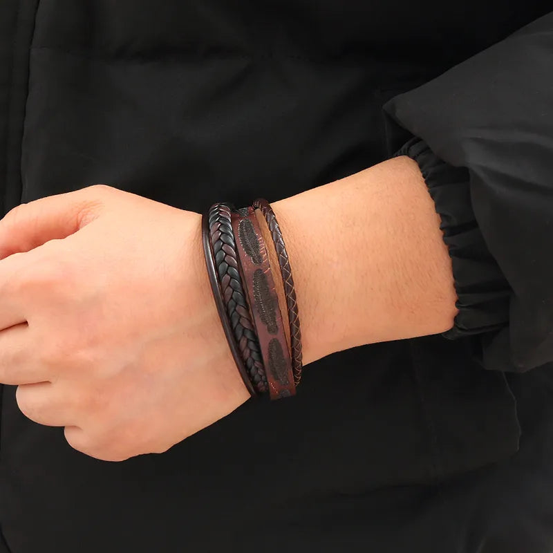 Men's Leather Bracelet With Feather Alloy Buckle