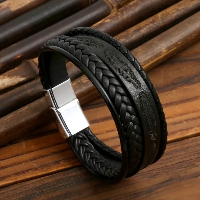 Men's Leather Bracelet With Feather Alloy Buckle