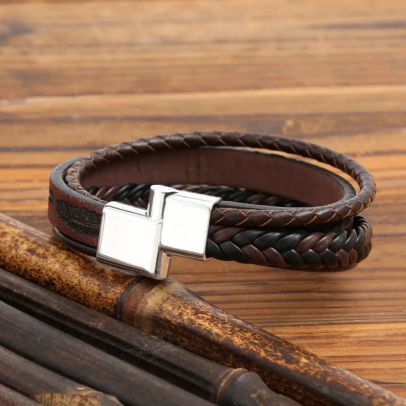 Men's Leather Bracelet With Feather Alloy Buckle